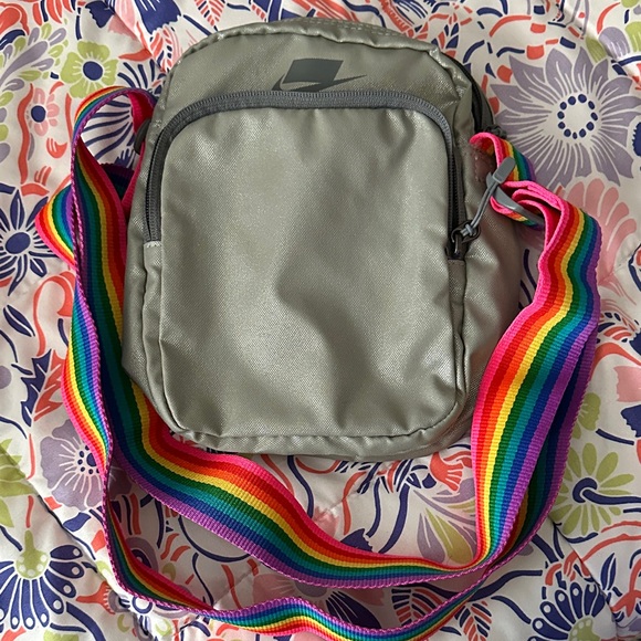 Nike Pride Rainbow crossbody NWOT - Picture 1 of 6